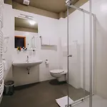 Kounicky Dvur מלון Dolni Kounice