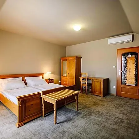 Kounický Dvůr Hotel Dolní Kounice